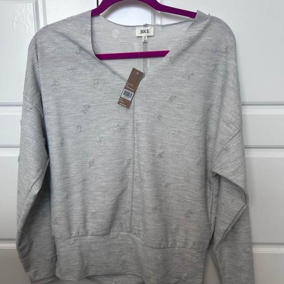BKE long sleeve top. NWT. size small - Picture 2 of 6